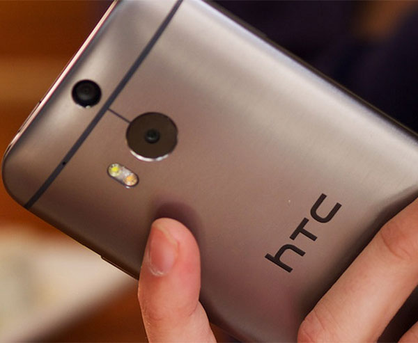 Htc one m7 камера снимает фиолетовым исправить