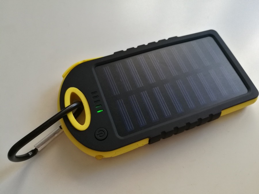 Batería externa solar para dos dispositivos personalizada