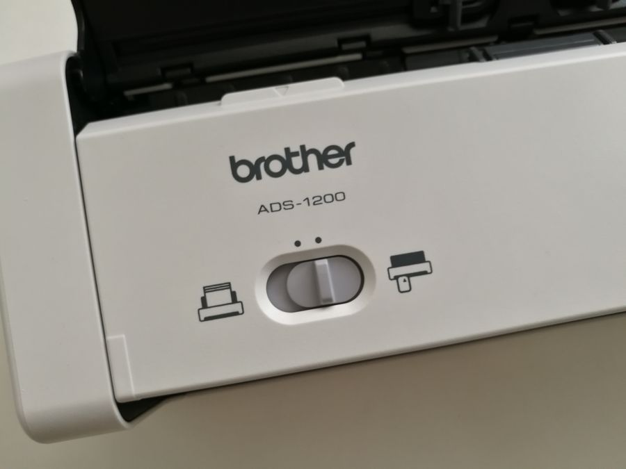 Escáner compacto a doble cara Brother ADS-1200 · Brother · El Corte Inglés