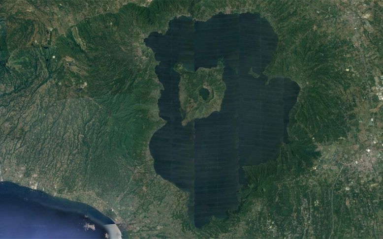 Un lago en una isla en un lago en una isla