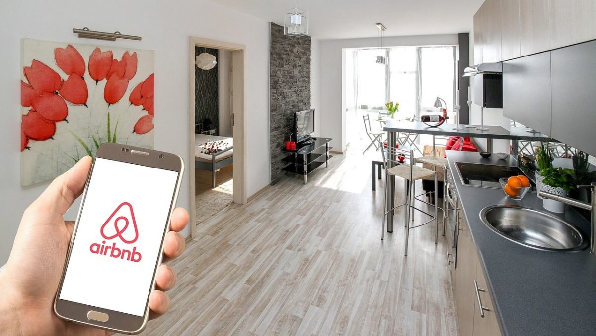 6 trucos casi desconocidos para ahorrar dinero en Airbnb en 2024